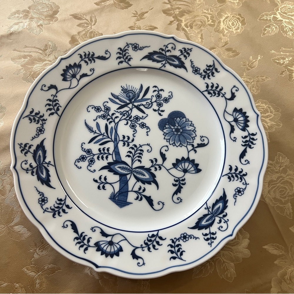 Vintage Blue Danube Blue Onion Dinner Plate 10.25-inch Made In Japan